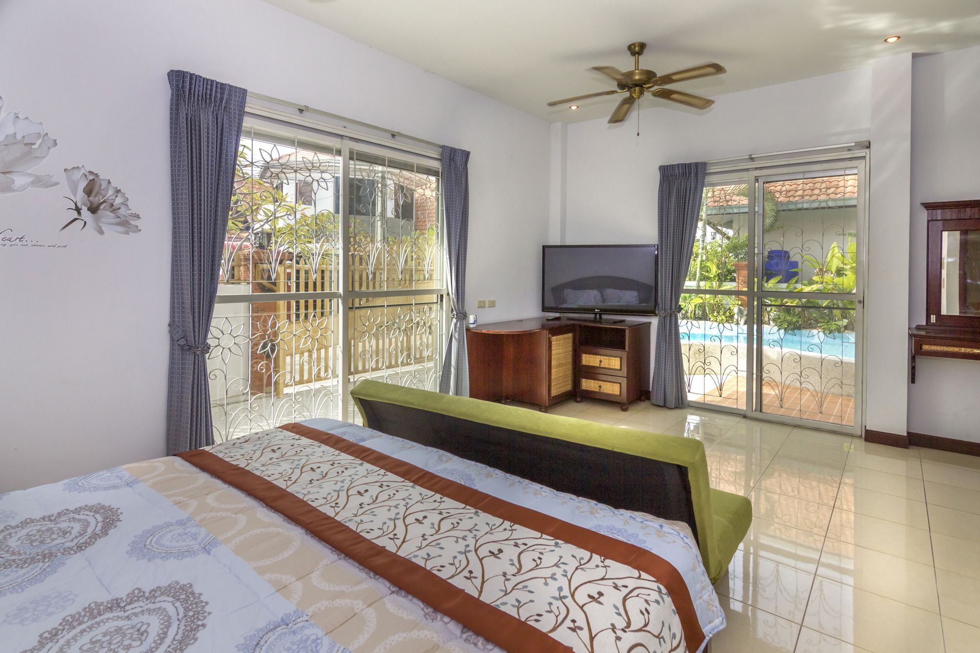 Nowhere Villa Pluto Pattaya Exterior foto